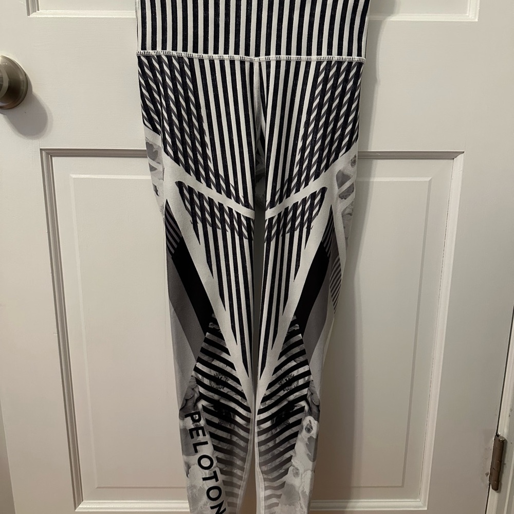 Peloton WITH reversible leggings - Size Small